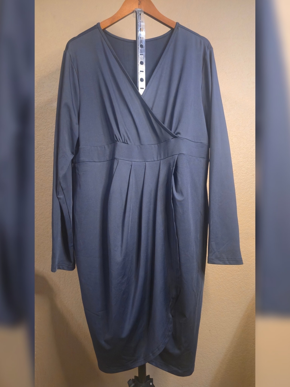 NWT - Plus Size Long Sleeve Deep VNeck Bodycon Dress -3X